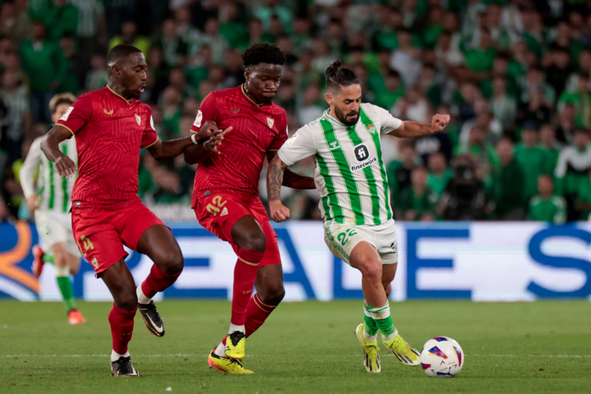 Đội hình ra sân dự kiến Sevilla vs Real Betis 22h15 ngày 30/11: Thế trận nghiêng về ai?
