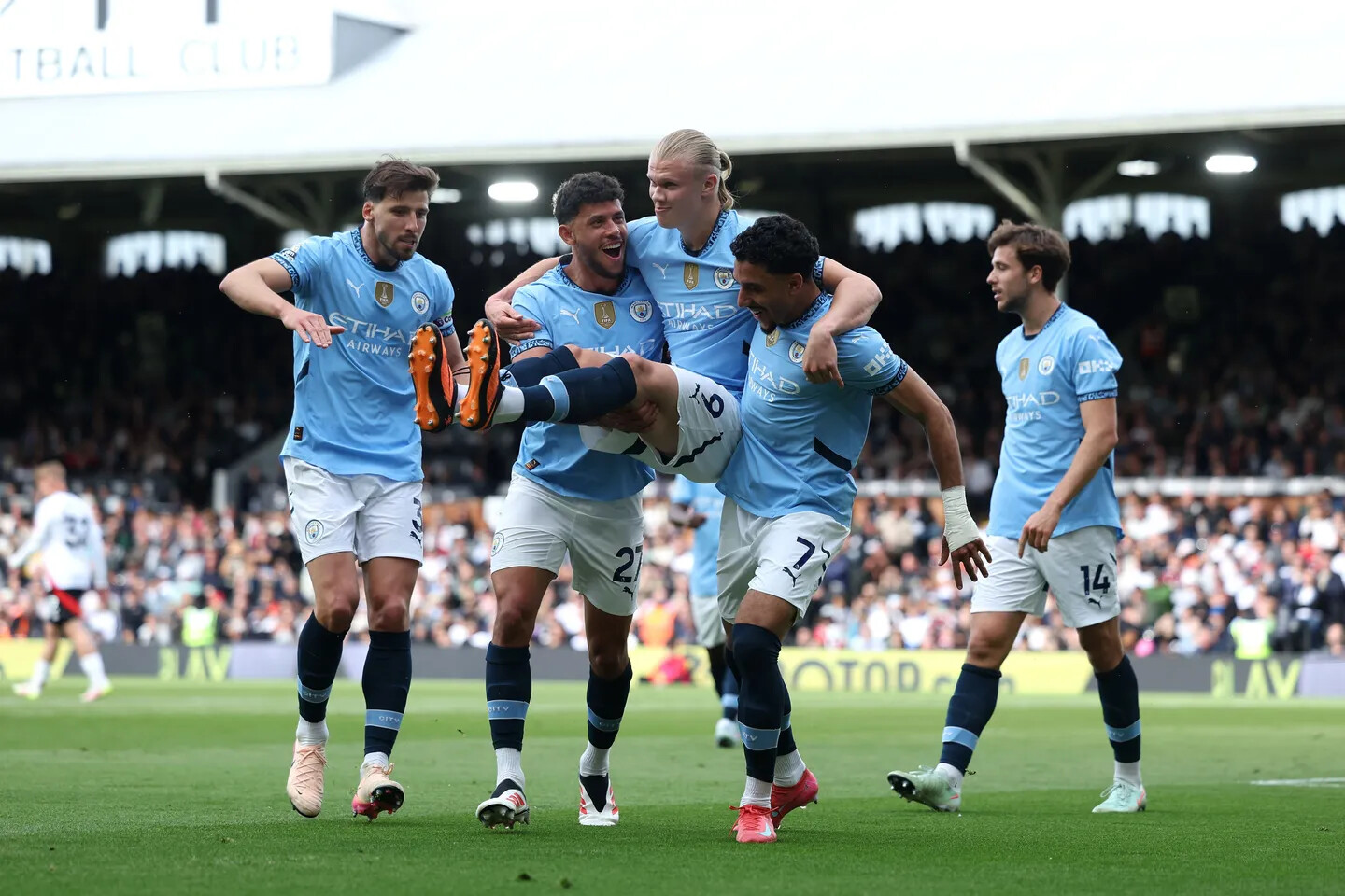 Manchester City hiện đang đứng thứ 2 trên bảng xếp hạng Giải bóng đá ngoại hạng Anh - Nguồn: Internet