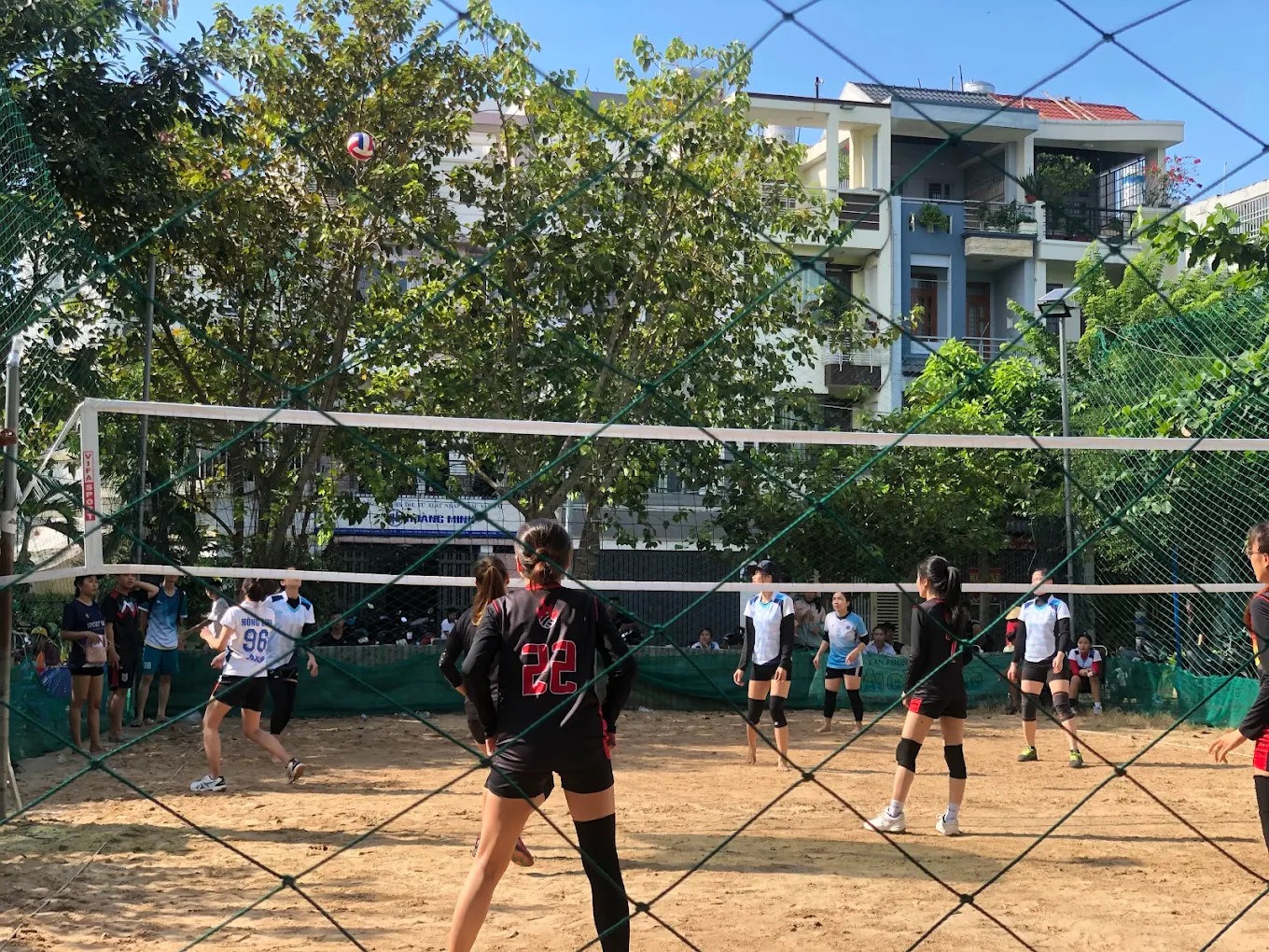 Sân Cây Điệp có giá thuê vô cùng phải chăng (Nguồn: Internet)