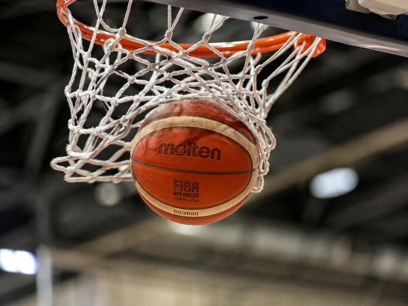 Bóng Molten được dùng trong các giải FIBA