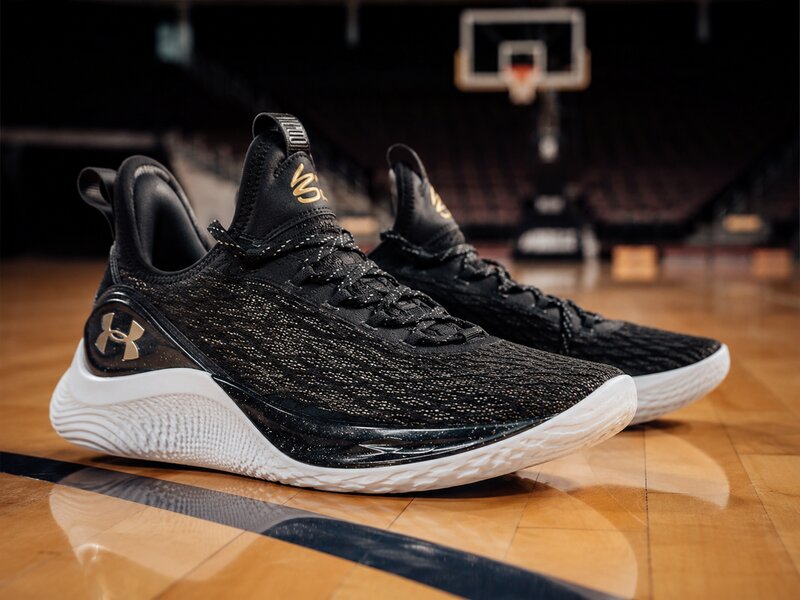 Giày Under Armour Curry siêu nhẹ, bám sàn
