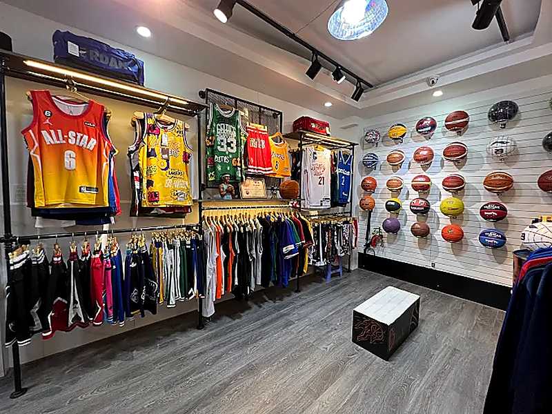 Bambi Shop.vn cung cấp đa dạng sản phẩm bóng rổ - Nguồn: Internet